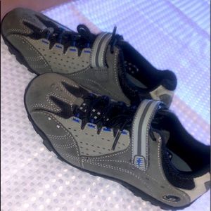Womens size 7.5 Tahoe biking shoes